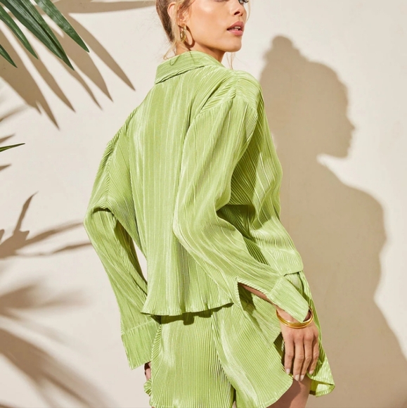 Vici Tops - New plisse top